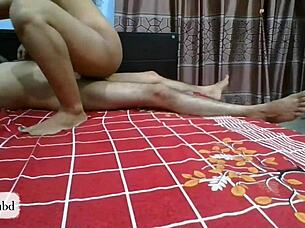 An electrician fucks the ass of amateur Indian housewife in steamy video