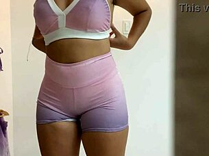 Public exhibition of assets by amateur Latina