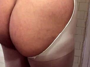 Seductive solo by hot Latina girl shows off big ass!