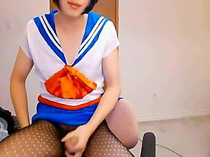 Alicexiao’s webcam striptease with the tags shemale, cumshot, and sexy