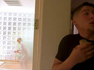 Siblings make love in the bathroom forbidden on Hott9