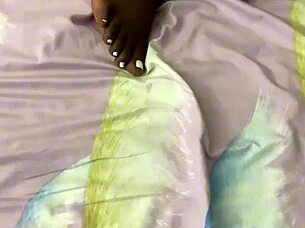 Blk mom likes to swallow on breasts and to fuck pussy