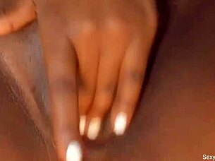 Sexystacy7 teases with her tight black pussy, rubbing and gaping in mature style