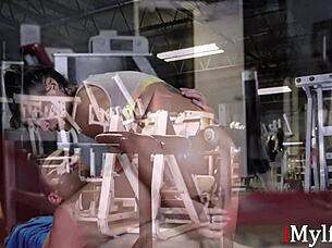 Natural tits MILF working out gets fucked