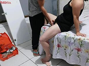 A Portuguese amateur seducing, gaining and paying for mechanic service using creditcard