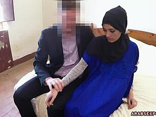 American tourist pitching Arabic love for cash