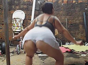 BBW takes amateur obscenely; POV