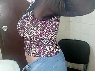 amateur arab chubby girl masturbates to orgasm