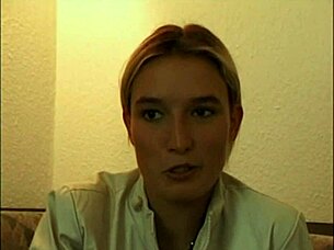 me and my german teen 18+ friend, rubbin clits first time on cam, so nervouss!