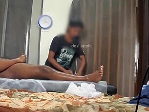 Steamy gay encounter satisfied by rubdowns