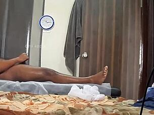 Steamy gay encounter satisfied by rubdowns