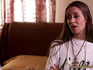 Amazing Stepmom Scissoring with Lovely Teen 18+ in Heels