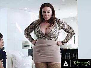 Stepson gets naughty with beautician who gets bent over beauty